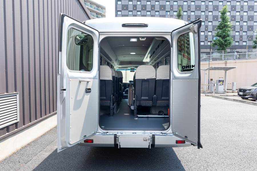 東京の貸切バス｜運転手付きで格安の見積もりなら「コミニティ交通」｜バス
