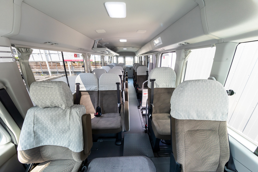 東京の貸切バス｜運転手付きで格安の見積もりなら「コミニティ交通」｜バス