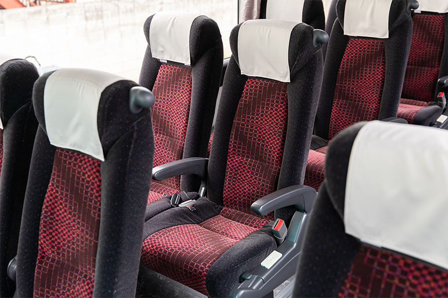 東京の貸切バス|運転手付きで格安の見積もりなら「コミニティ交通」|バス